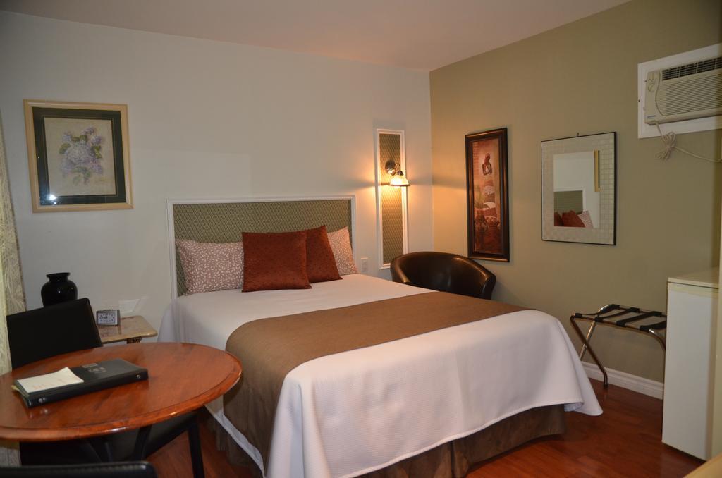 Motel Derfal 레팡티니 외부 사진