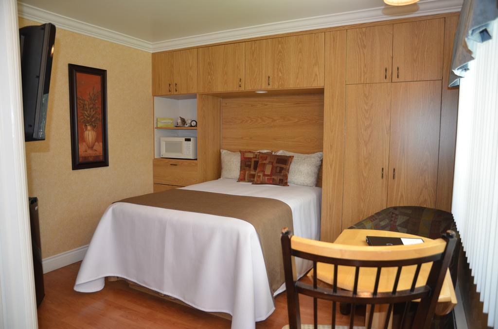 Motel Derfal 레팡티니 외부 사진