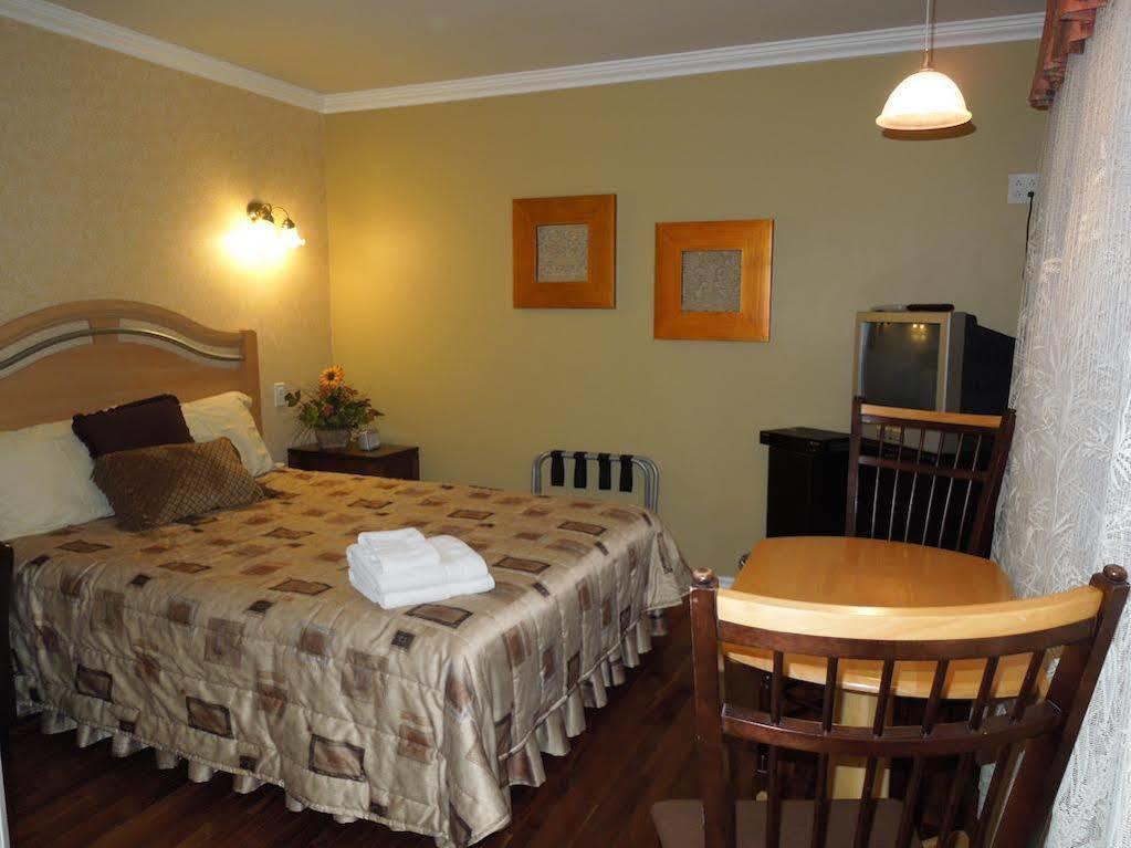 Motel Derfal 레팡티니 외부 사진