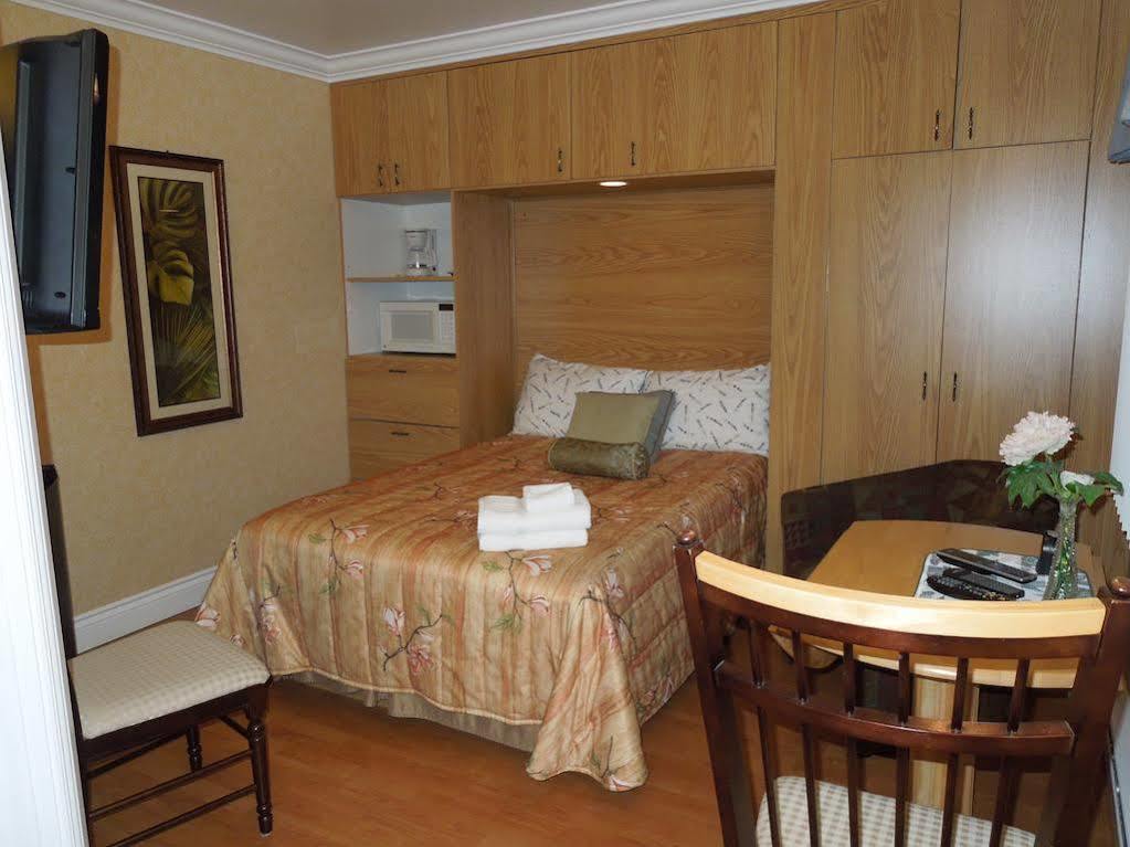 Motel Derfal 레팡티니 외부 사진